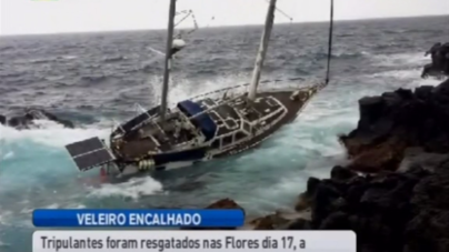 Veleiro encalhado na ilha do Pico (Vídeo)
