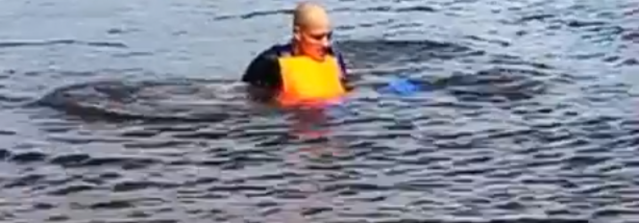 Calças para pescadores com sistema de flutuação fixo