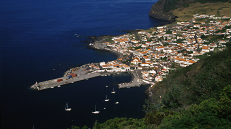 Porto de Velas, São Jorge, ampliado e com gare de passageiros dentro de dois anos