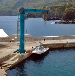 Abertos concursos para novas gruas em quatro portos de pesca dos Açores, num investimento superior a 320 mil euros
