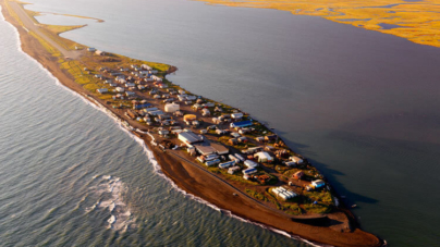 Refugiados norte-americanos? Uma aldeia no Alasca ameaçada pela subida das águas