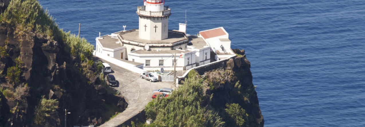 Farol mais antigo dos Açores é guardado e mantido por dois irmãos