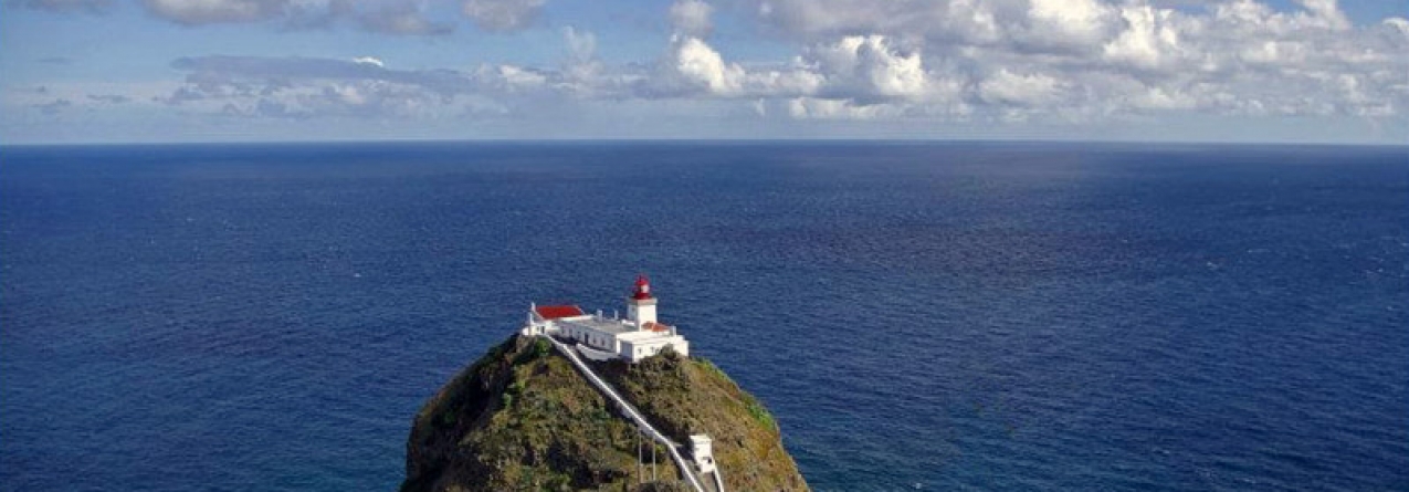 Ilha de Santa Maria está a erguer-se do fundo do mar
