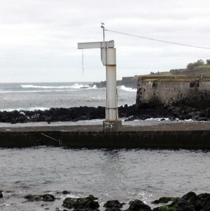 Graciosa // Grua do Porto da Barra inoperacional há quase 3 anos