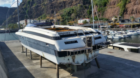 ‘Lancha voadora’ ligada à droga vai ser recuperada para fiscalizar mar da Madeira