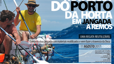 Travessia do Porto da Horta em jangada a remos
