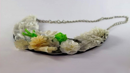 Flores do Mar: Ateliê de iniciação ao trabalho em escamas de peixe no  museu de Angra do Heroísmo