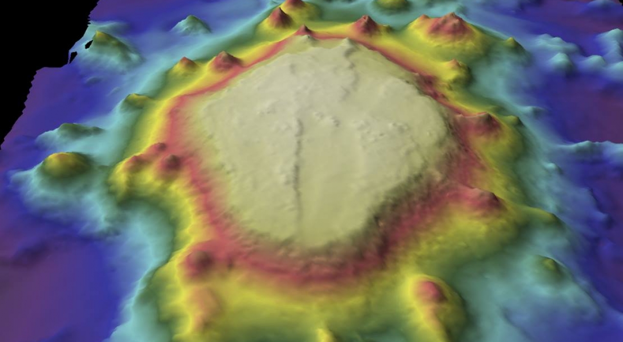 Antiga ilha de origem vulcânica a 450 metros de profundidade ao largo das Flores