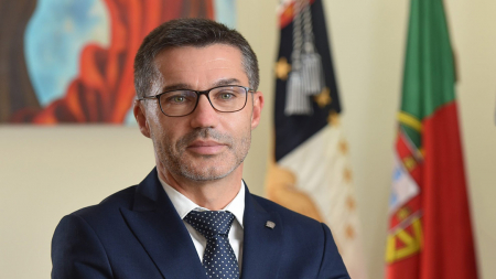 Parlamento dos Açores propõe a Ferro Rodrigues colaboração na defesa da Lei do Mar