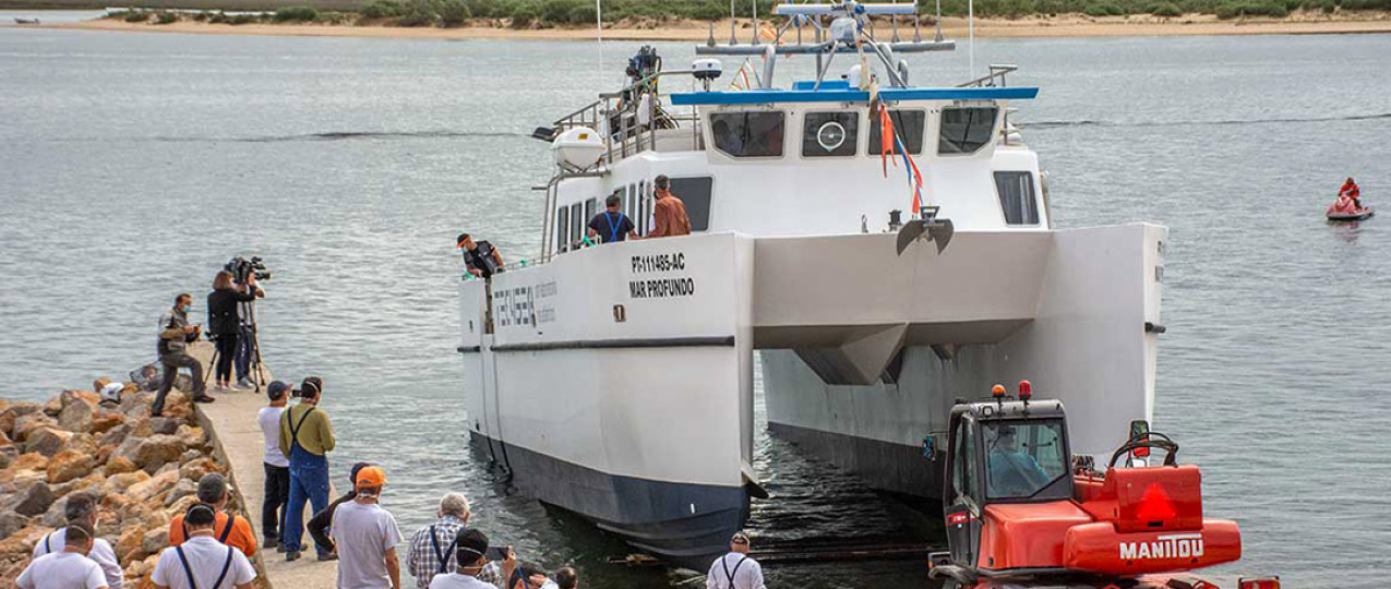 Embarcação «Mar profundo» marca a entrada da Nautiber na ciência